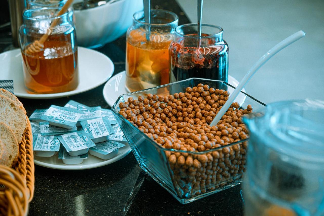 Methishotel Karsiyaka  Exteriör bild